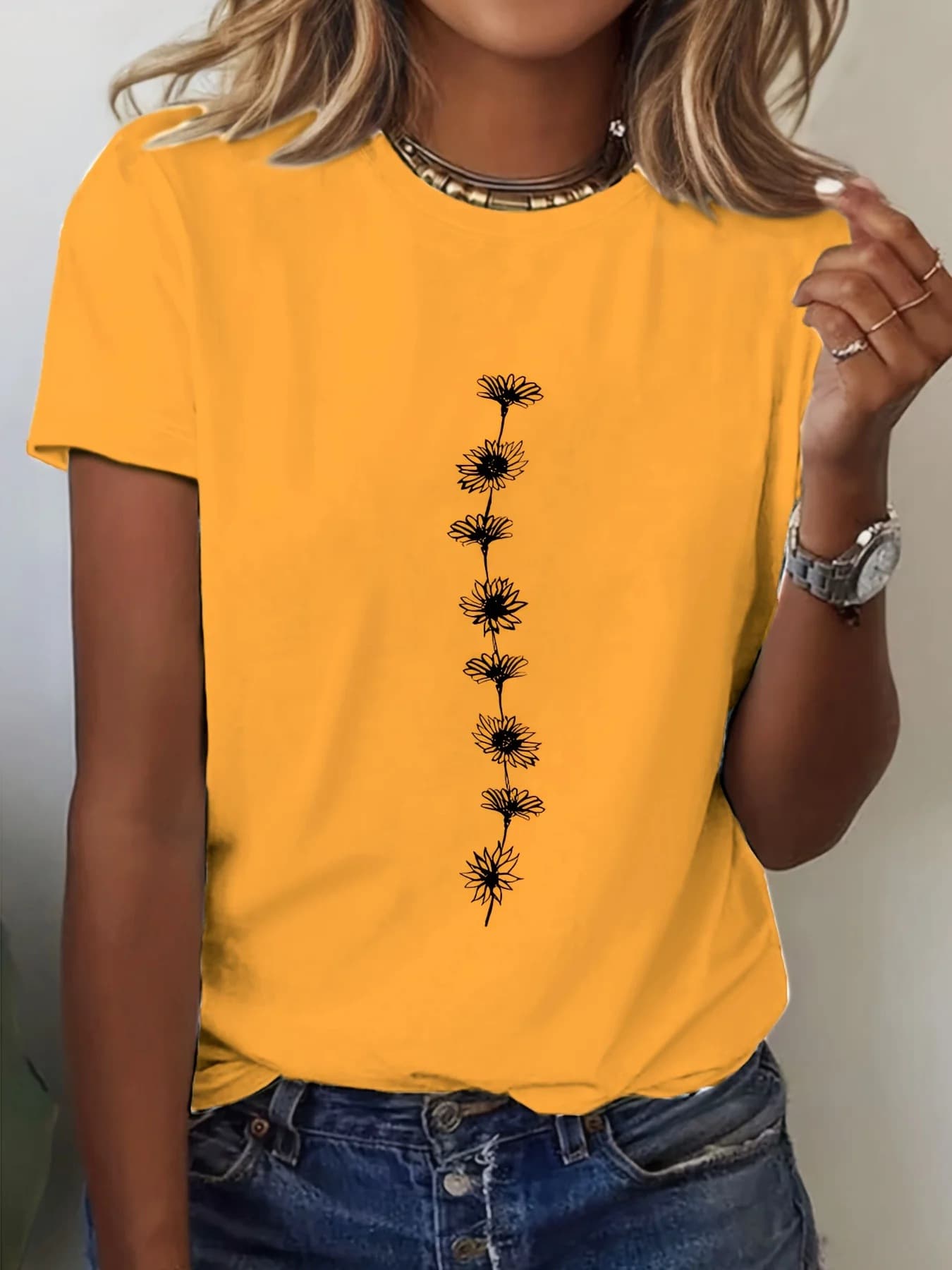 Women's Casual Sunflower Print T-Shirt Short Sleeve Crew Neck Top Perfect for Casual Summer Wear Sunflower Graphic