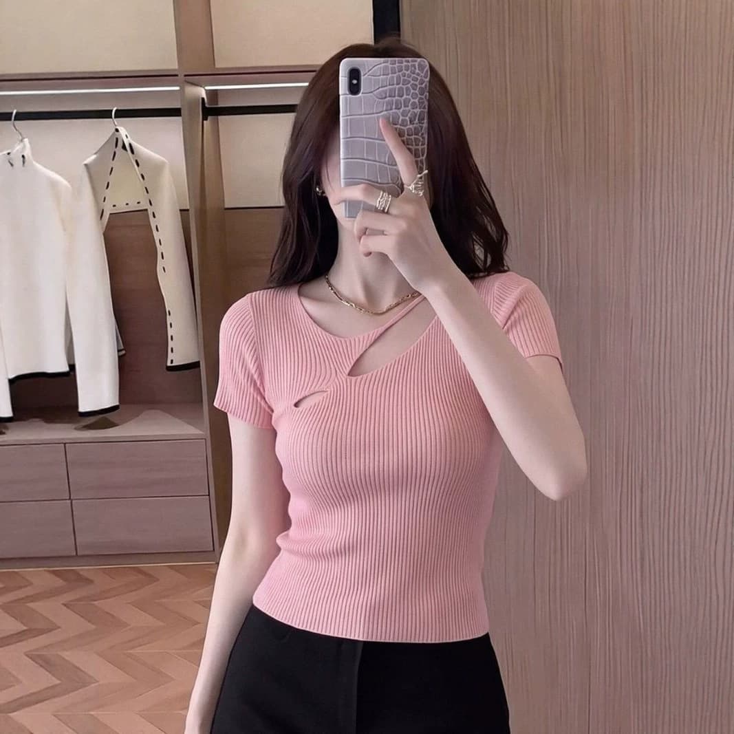 Korean fashion irregular hollow short-sleeved sweater 2026 summer slimming fashion versatile short top