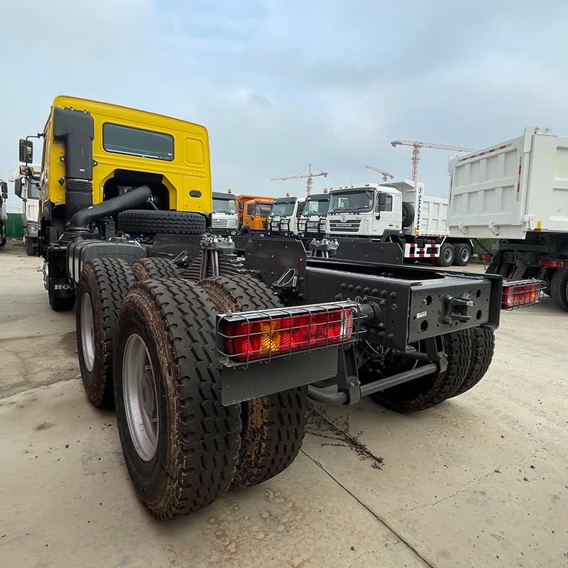 For Sale: Rear Eight-Wheel HOWO Tractor Head, Dual-Drive Freight Truck Head, 375 HP Tractor Trailer