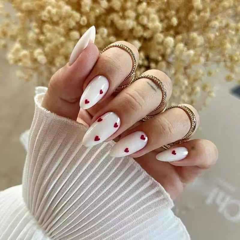 Yogurt white with burgundy love heart manicure for Valentine's Day, red fake nails for niche girls, small nail clips, hot cross-border sales