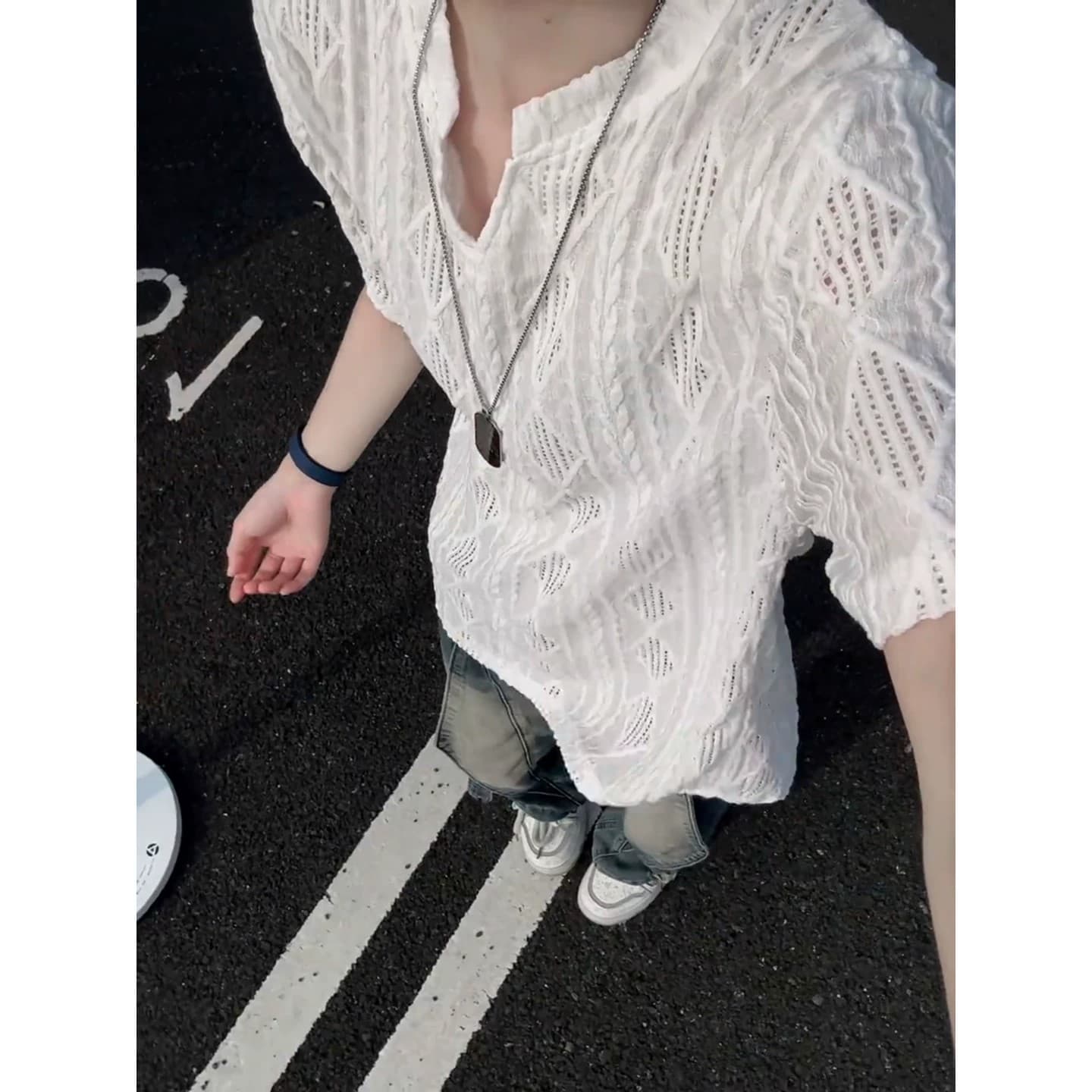 White Textured Hollow-Out V-Neck Short-Sleeve Men's Summer Thin Old Money Style Knit T-Shirt, Cool and Breathable Half-Sleeve