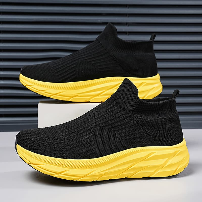 Cross-border Hot Selling Men's Shoes New Knitted Sock Shoes Breathable Lightweight Slip-on Mesh Casual Sneakers