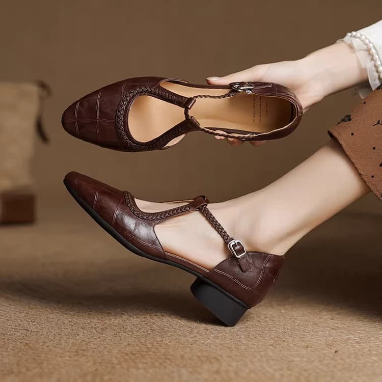 Light Luxury Niche Retro 2025 Summer New Women's Shoes Sandals Outdoor Export Cross-Border Work Shoes Low Heel