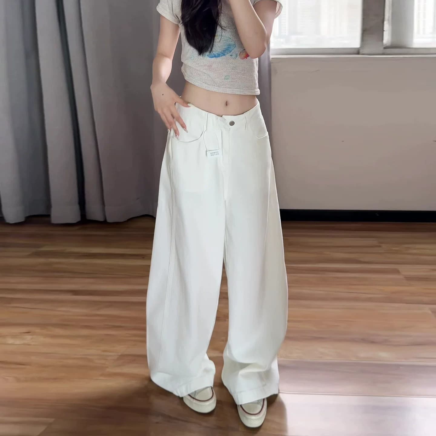 White Scimitar Jeans Women's 2026 Spring and Autumn Style Niche Design High Waist Slimming Loose Belly Control Scimitar Pants