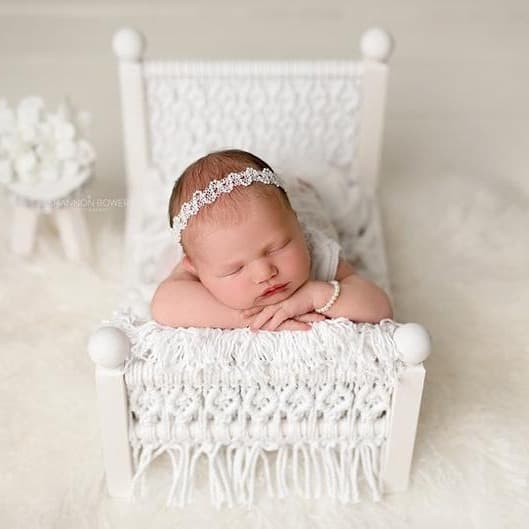 European-American Style Newborn Photography Prop, 100-Day Baby Crib White, Solid Wood Hand-Woven Photography Accessory