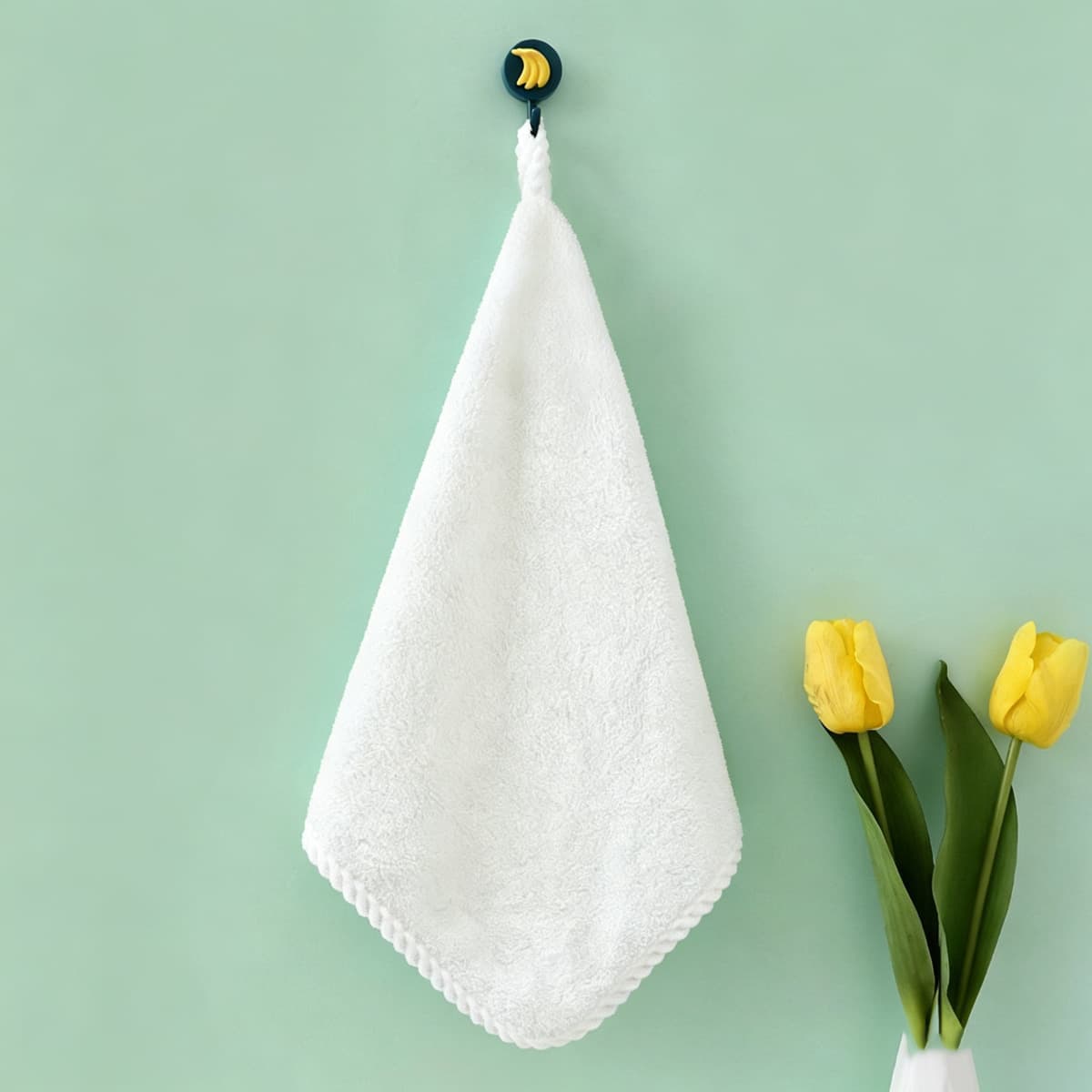 Coral Fleece Hand Towel with Hanging Loop, Cartoon Kitchen & Bathroom Hand Towel, Small Handkerchief with Twisted Edge