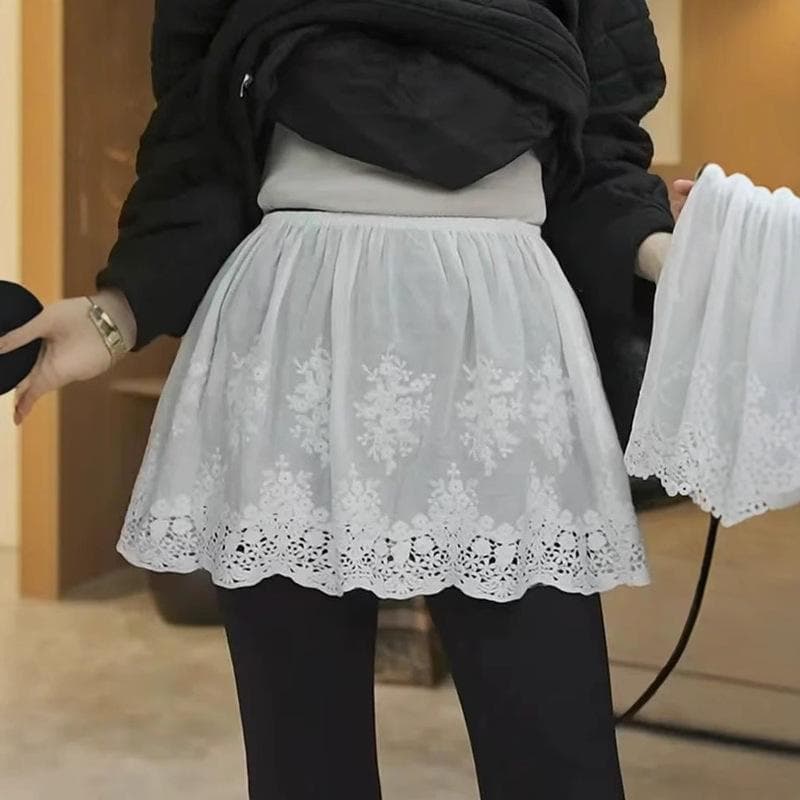 A-Line Skirt Lace Trim Petticoat Spring/Summer Anti-Flash Modesty Skirt, Layering with Sweatshirt, Hip-Covering French Style Short Skirt