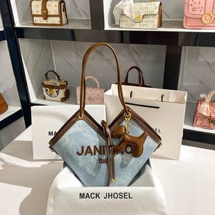 Drop Shipping Niche Denim Tote Bag for Women 2022 Autumn/Winter New Heart Patch Vintage Handbag Shoulder Bag