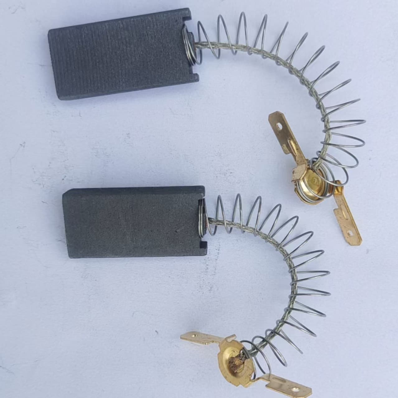 Suitable for series-wound motors in drum washing machines, carbon brushes for washing machines, 5*15*30mm.
