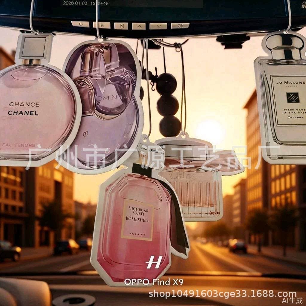 Trendy TikTok Smile Car Air Freshener Sheet Car Aroma Hanging Decoration Interior Fragrance Odor Eliminator Couple Perfume