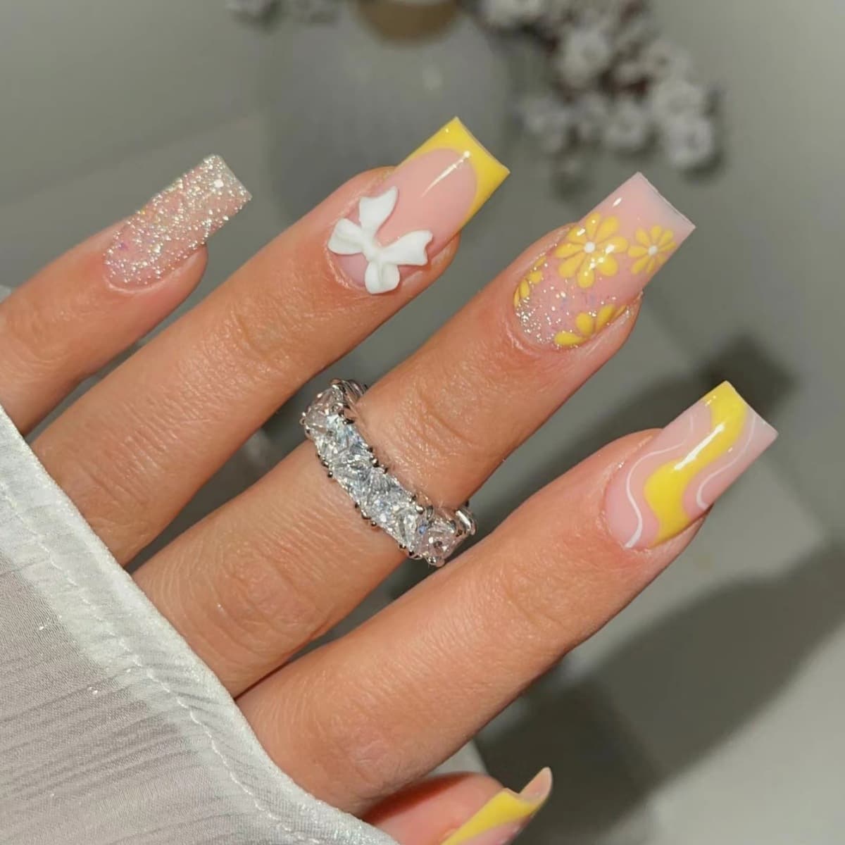 Cross-border Hot Selling Nail Wraps Yellow Floral Press-on Nails with 3D Bow, Wholesale
