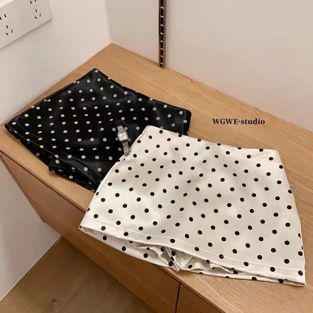 Elegant Satin Polka Dot Simple Skirt for Women, New Spring and Summer Style, Slimming Low-Waist Bodycon Skirt, Age-Reducing A-Line Short Skirt