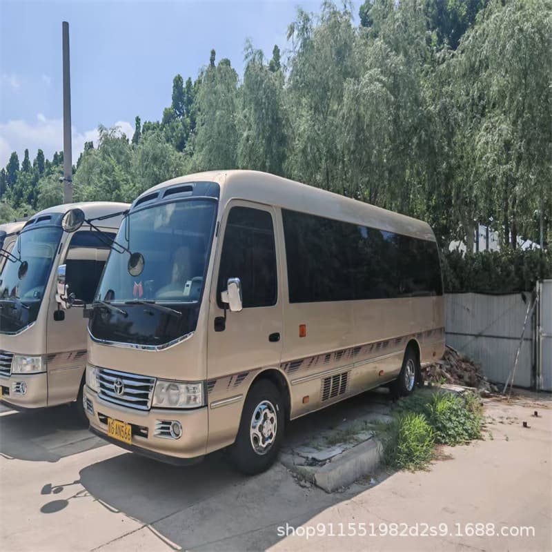 Used medium and small-sized comfortable coach with original paint, complete documentation for transfer, Toyota Coaster 19-23 seats