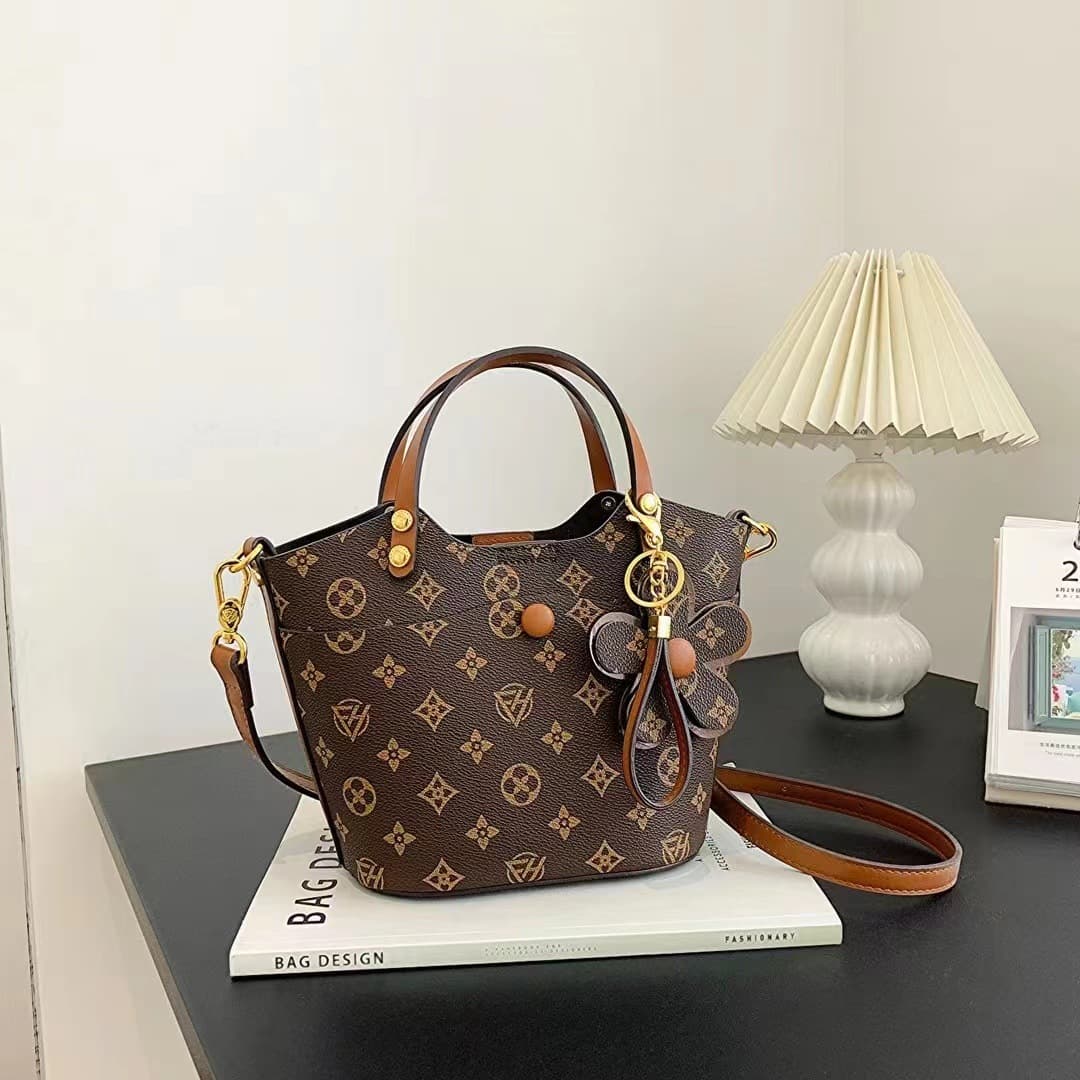 Louis Fanghua women's bag new European and American fashion shoulder handbag large capacity high-end Korean vegetable basket bag