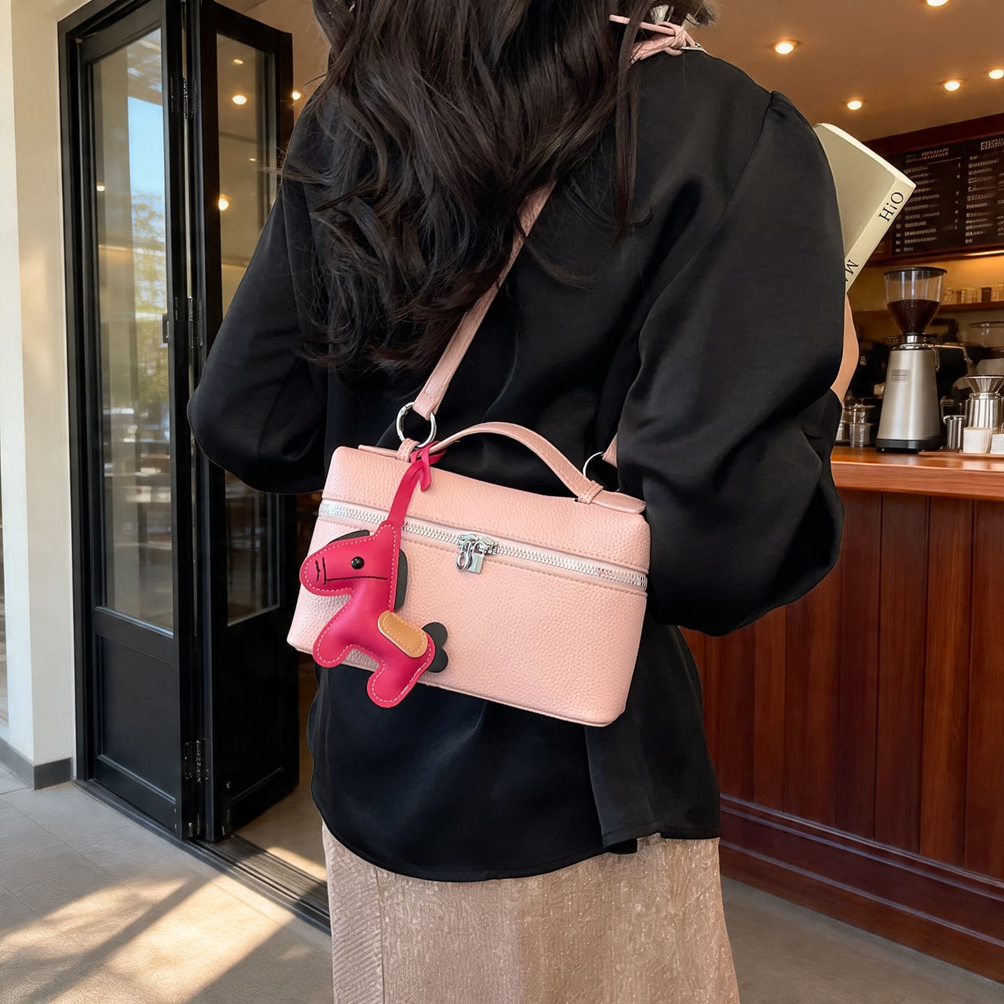 Korean-style minimalist women's handbag, 2026 new arrival, trendy pebbled texture, exquisite, fashionable, versatile crossbody bag