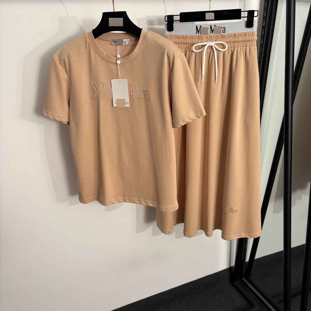 Nanyou High-End New Set: Chest Logo Letter Embroidery Short-Sleeve T-Shirt + Webbing Patch High-Waist Skirt