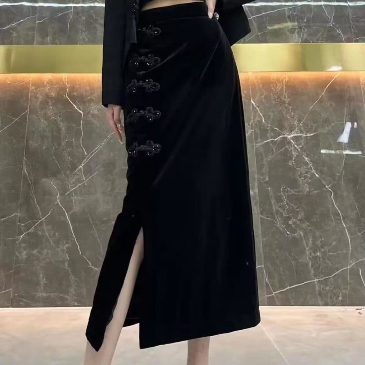 Spring/Autumn New Fleece National Style Frog Button Half Skirt Women Retro Style Heavy Work Velvet High Waist Slit Pencil Skirt