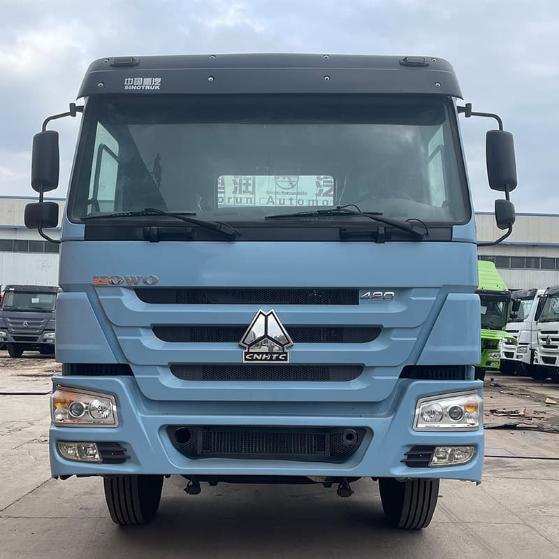 Rear eight-wheel tractor head for sale, dual-drive freight truck head, 371HP container transport truck