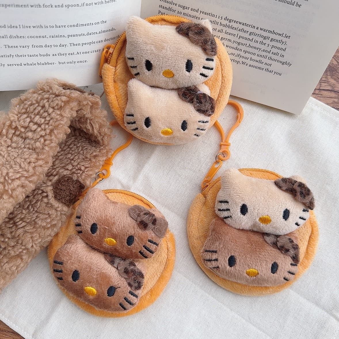 Original Handmade Hello Kitty Coin Purse Pendant Earphone Organizer Card Holder Cute Earphone Bag Coin Purse
