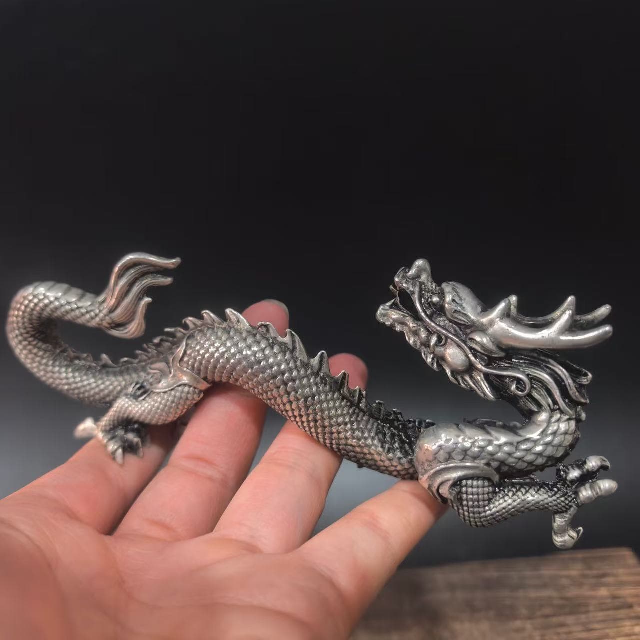 Antique silver-plated twelve zodiac dragon solid wandering dragon patrolling the sky dragon brush holder ancient study home desktop decoration ornaments