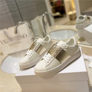 New Luxury Valentino Rivet White Sneakers Trendy Men's Board Shoes Comfortable Sole Casual Shoes Versatile Commuter Shoes