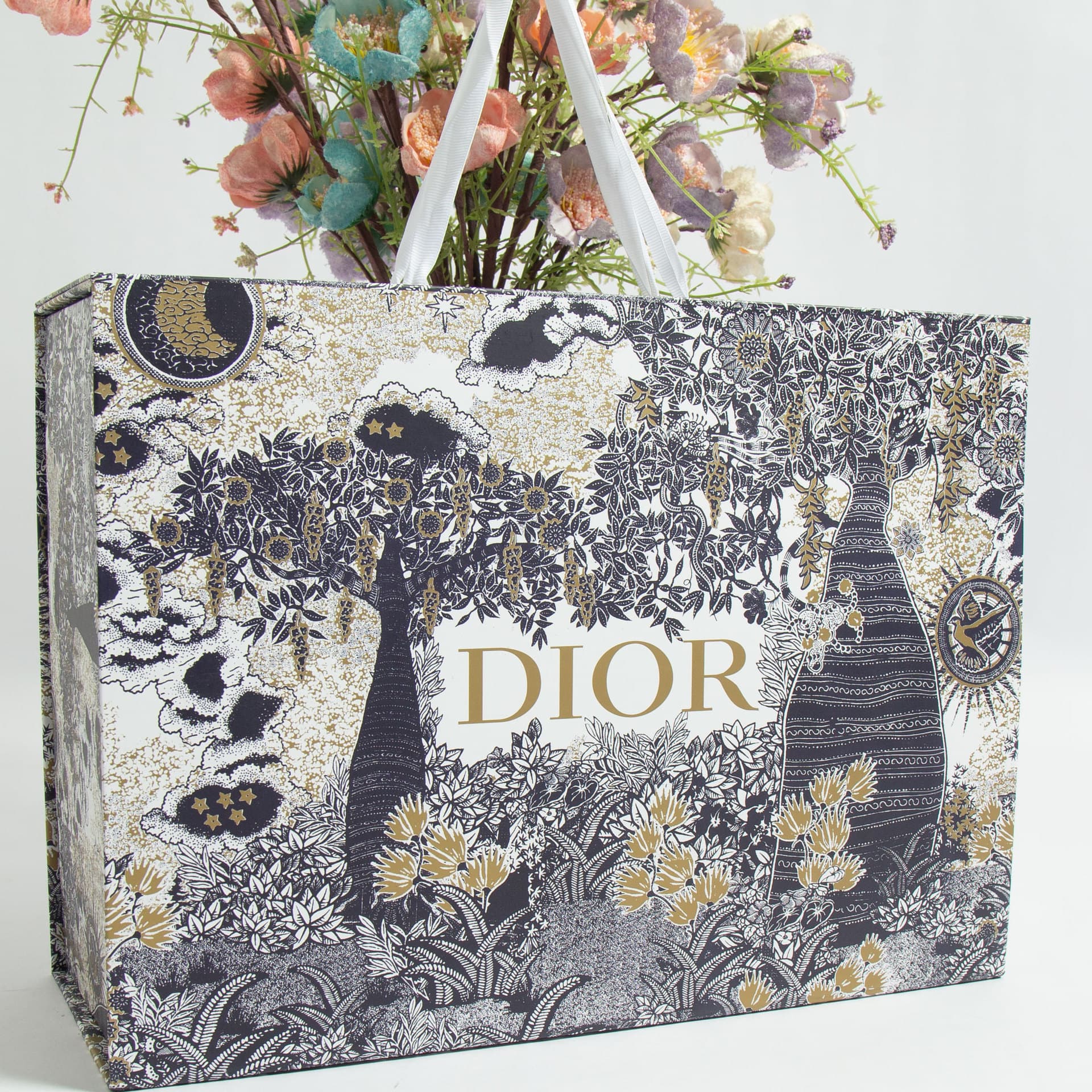 Focus on quality, 1:1 European and American luxury counter big brand Di*r folding box, customizable with logo