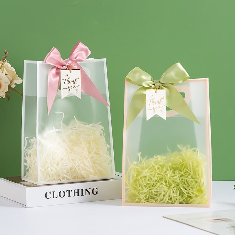 PP Transparent Frosted Handle Bag, PVC Birthday Candy Gift Bag, Flip Cover Premium Gift Hand Bag, In Stock