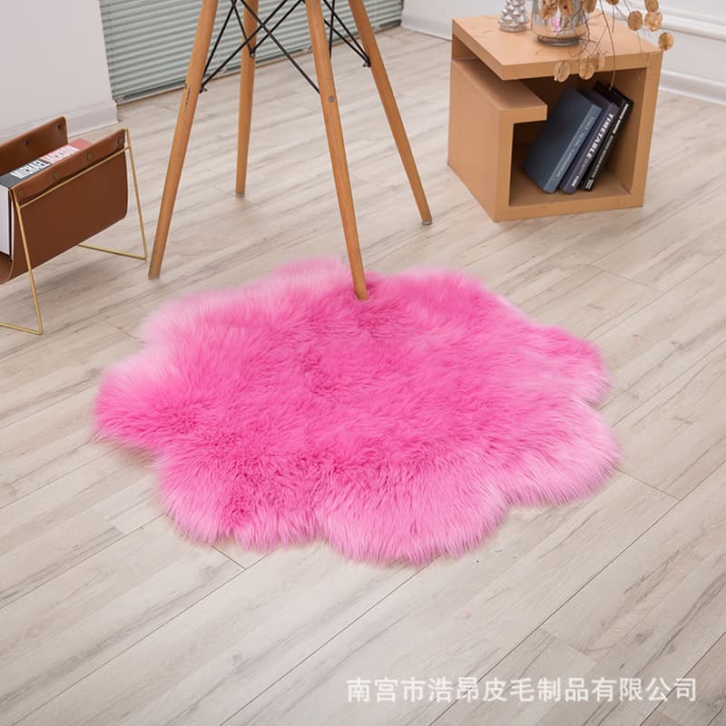 Multi-purpose Rug for Living Room and Bedroom, Imitation Wool Plum Blossom Carpet Mat, Cushion Chair Pad, Prayer Mat for Children