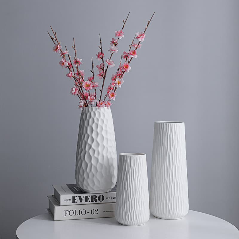 High-end Instagram-worthy white ceramic vase, creative craft, large-diameter vase for flower arrangement, soft furnishing ornaments wholesale.