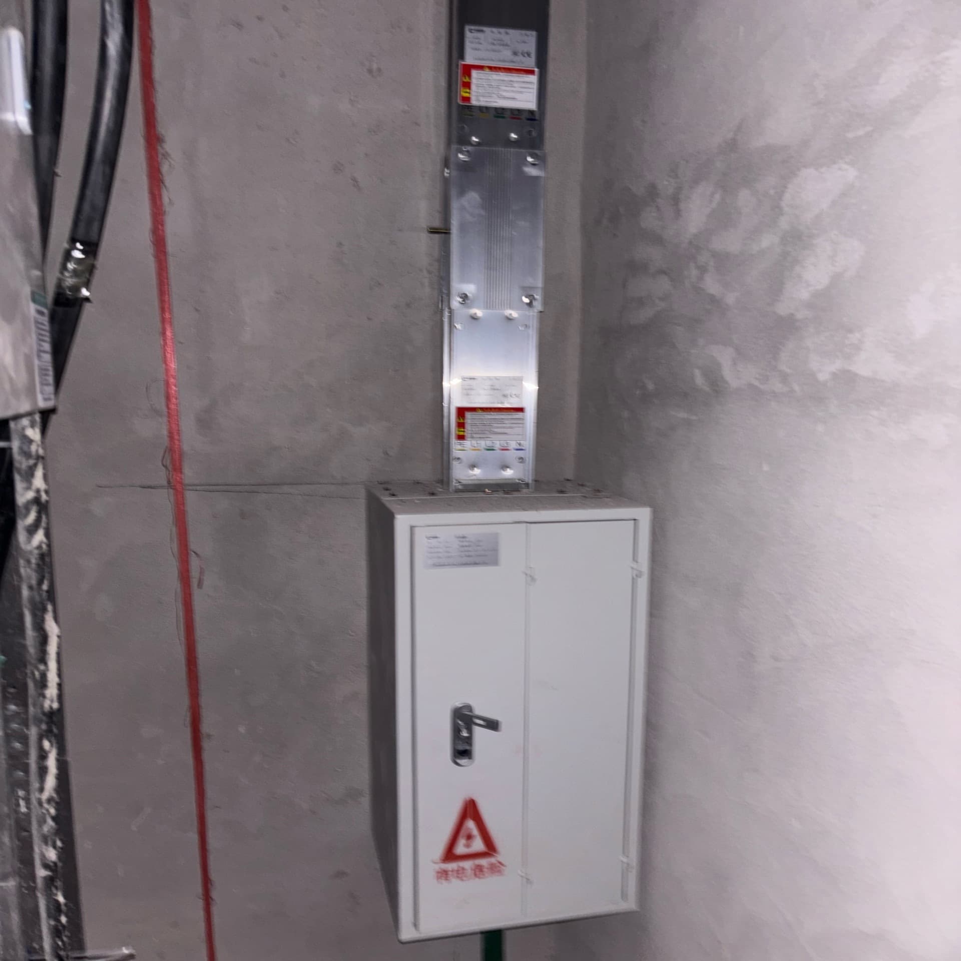 Compact air-type busway starting box, control box, exposed wire power box, distribution cabinet