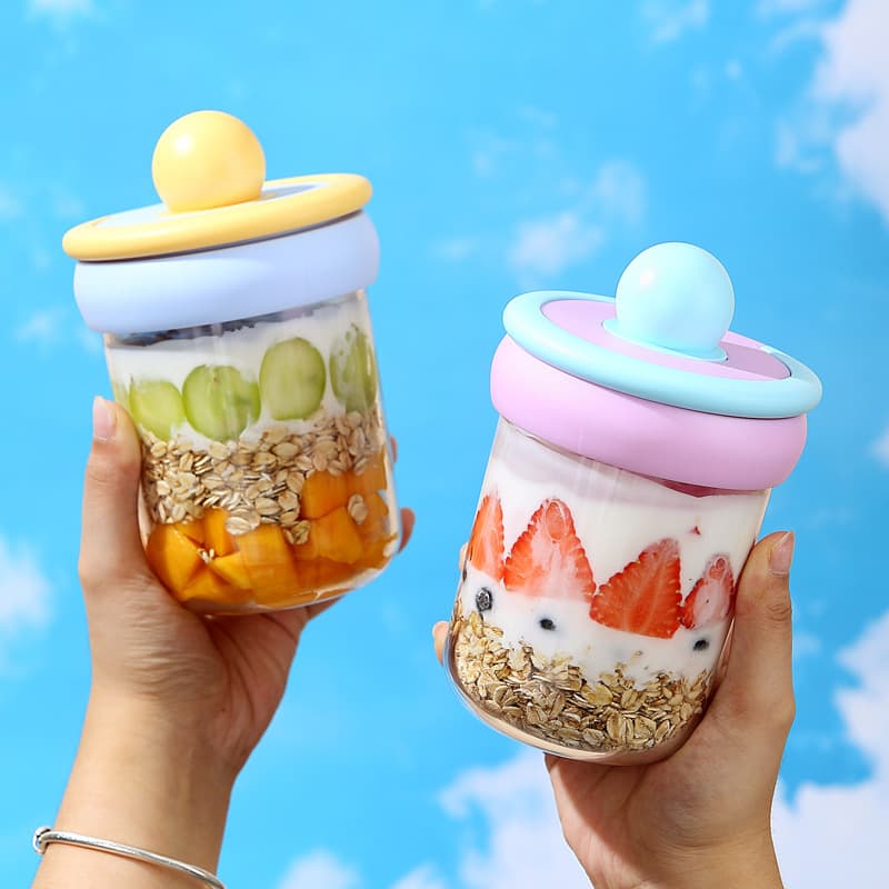 Portable Overnight Oats Breakfast Cup with Lid and Spoon, High-Appearance Yogurt Cup, Portable Salad and Fruit Cup for Students