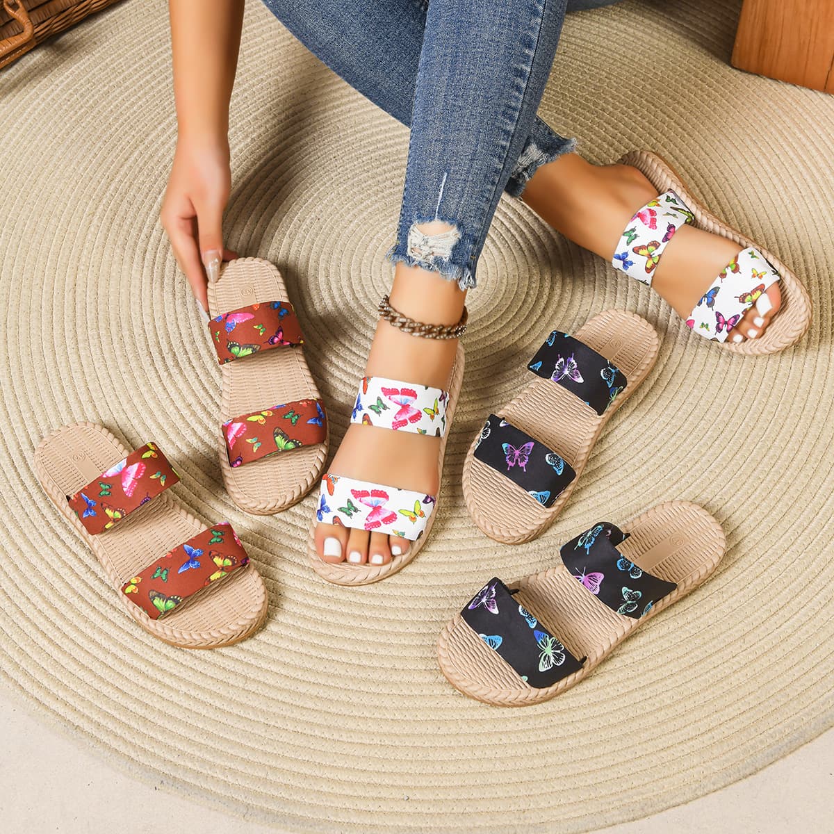 2026 Spring Women's Flip Flops, Summer Sunflower Sandals, Bohemian Thick Sole Woven Beach Shoes for Outdoor Wear