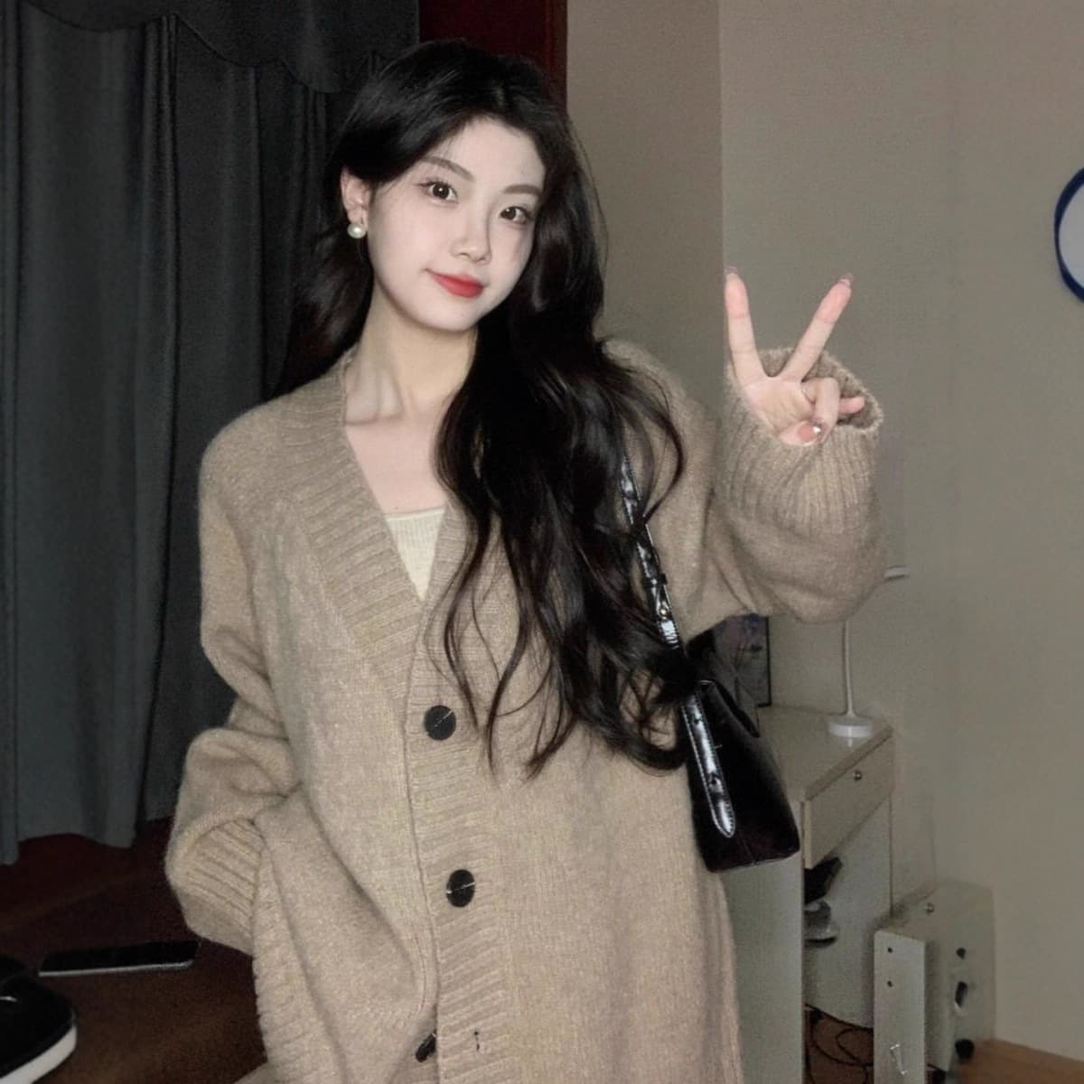 Lazy Style V-Neck Sweater Cardigan for Women Fall/Winter 2025 New Arrival High-End Retro Japanese Knit Open Front Top
