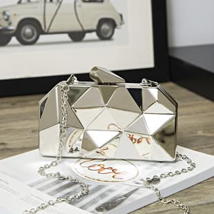 2022 New Fashion European American Diamond-Shaped Metal Box Evening Bag Women's Clutch Metal Chain Evening Bag
