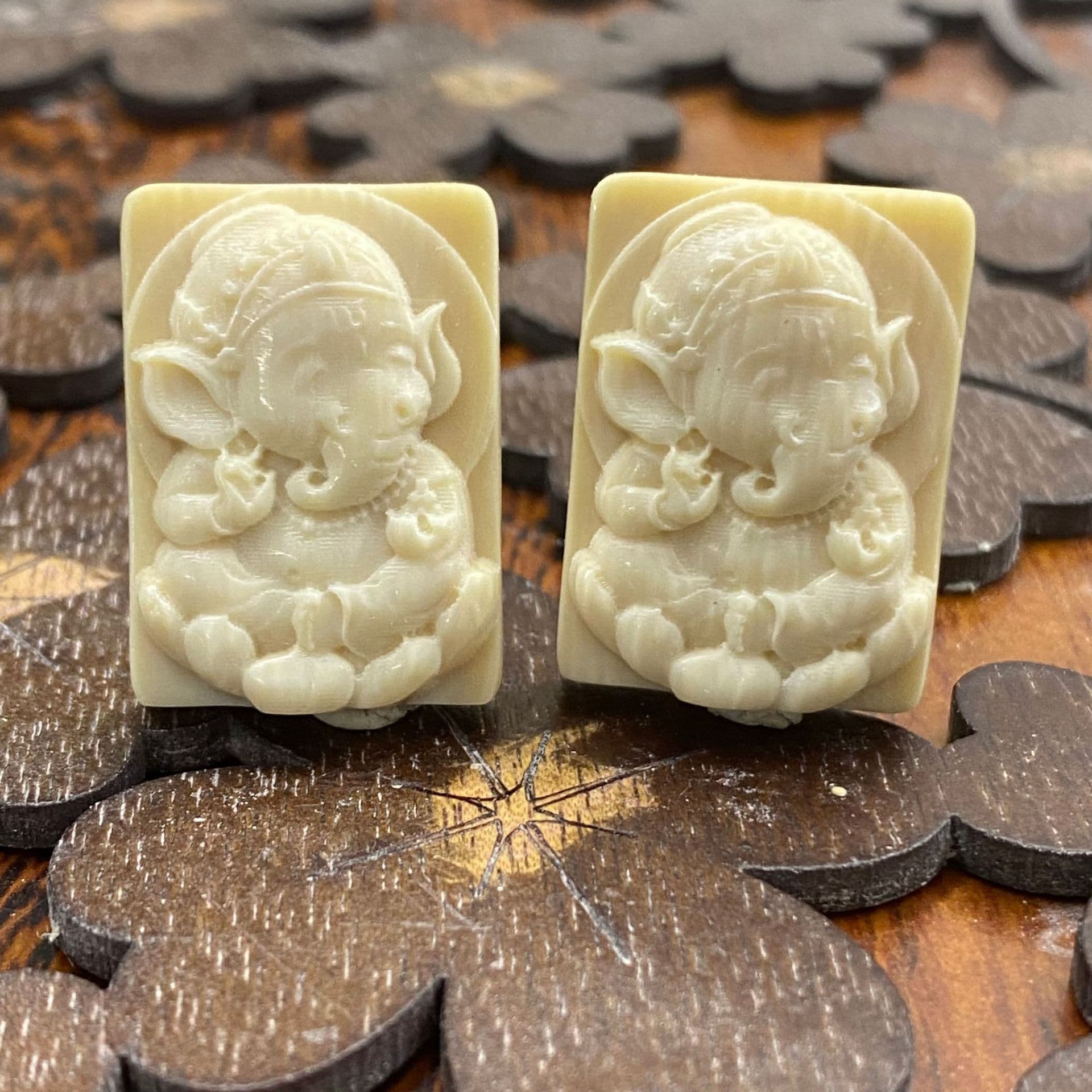 Natural 5A mammoth bracelet mammoth ivory carved brand elephant pendant necklace elephant god brand mammoth ivory manufacturer wholesale