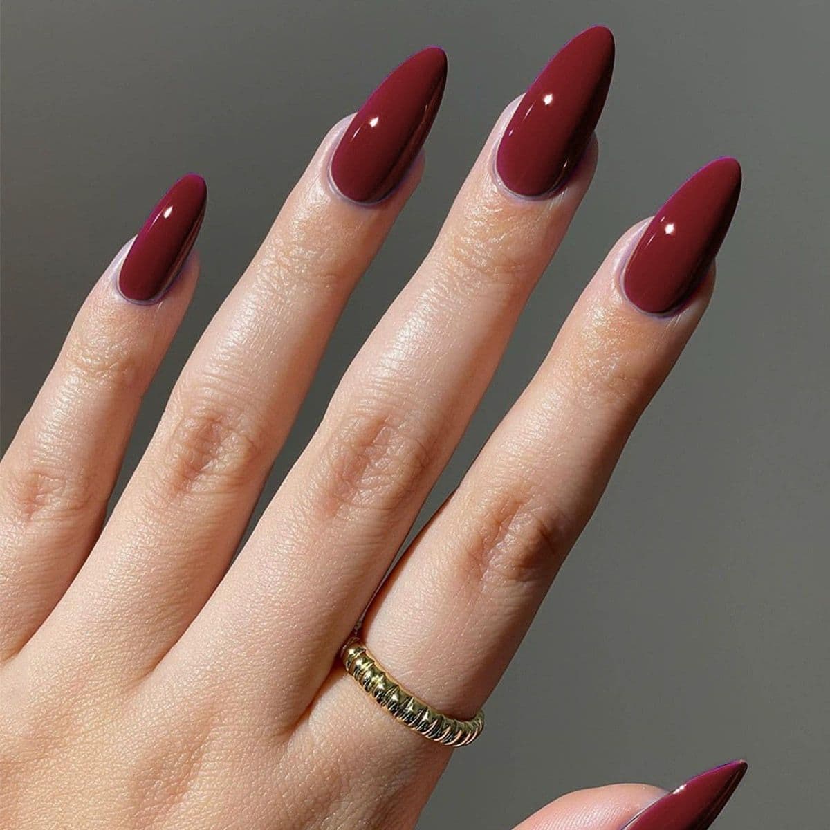 Cross-border best-selling nail art simple burgundy fake nails small fresh long almond nails wearable nails wholesale