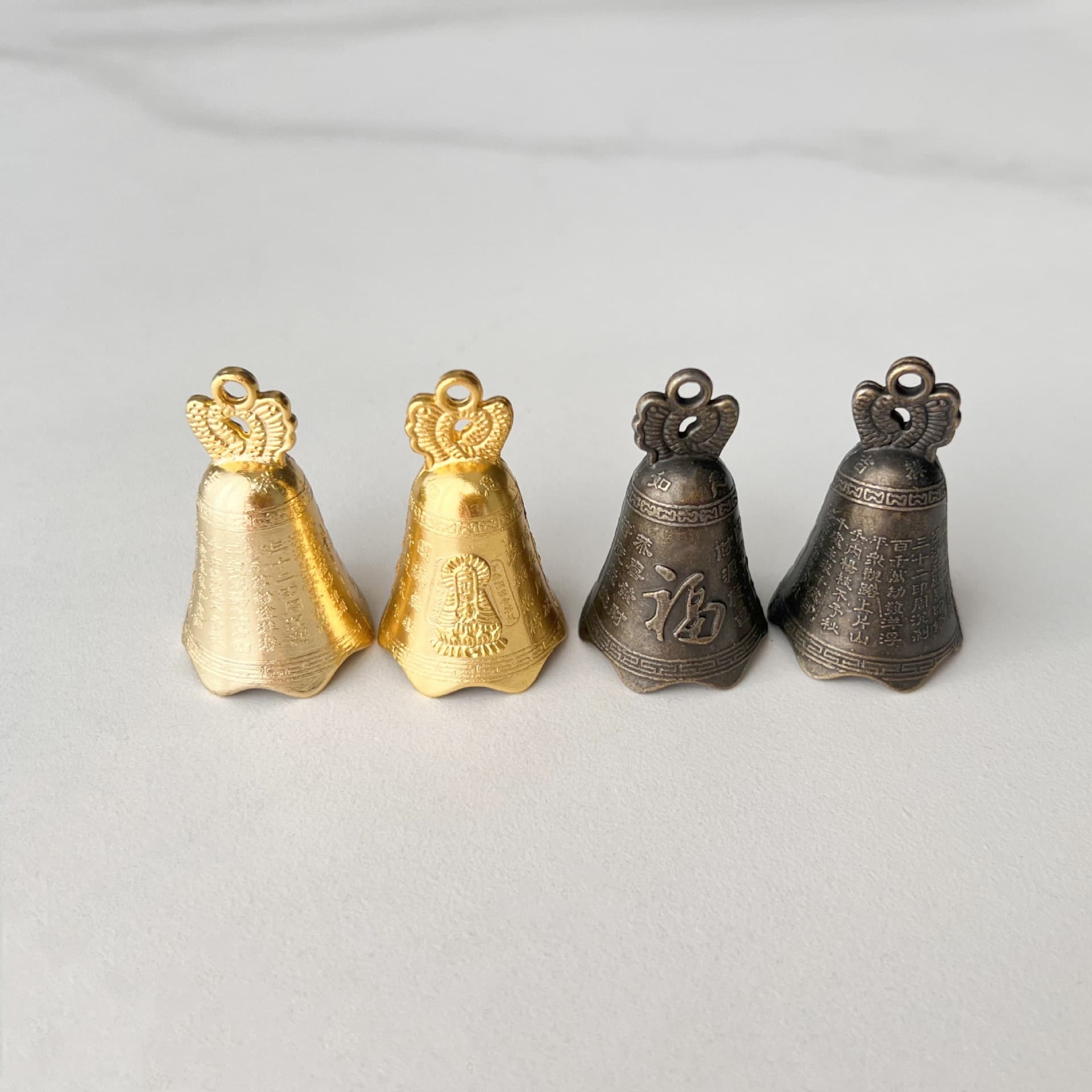 Vintage Bronze Metal Blessing Bell Hanging Decoration for Door, Antique Style Ornament, Travel Souvenir Gift