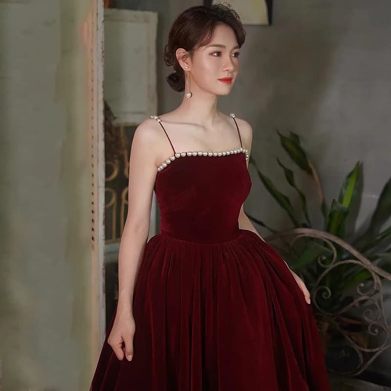 Velvet Toast Dress Bride 2026 New Slim Fit Petite Engagement Return Banquet Dress Wine Red Suitable for Daily Wear Women
