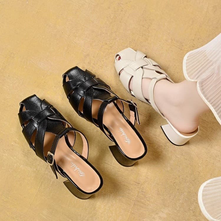 Sandals for outer wear 2026 spring and summer new women's shoes cross-border foreign trade niche light luxury retro octopus toe slippers