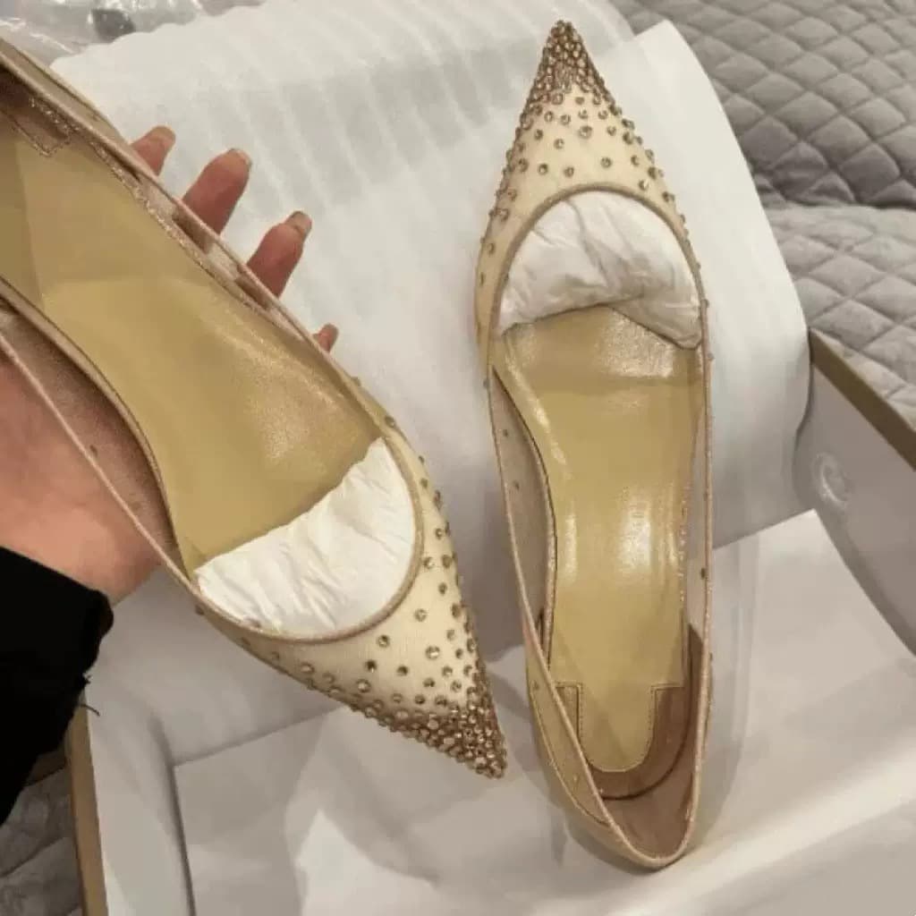 One-piece drop-shipping crystal shoes for women, lace mesh single shoes, rhinestone flat soles, heightening pointed toe shoes, shallow lipstick soles, internet celebrities