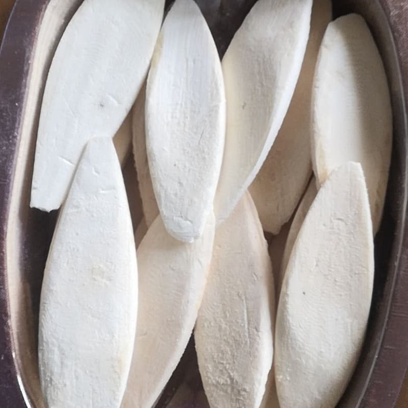 Factory Direct High-Quality Grinded and Desalted Cuttlefish Bone for Pet Birds and Reptiles as Chewing Snack