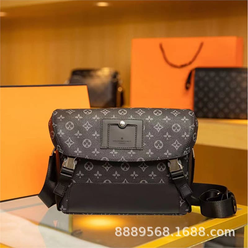 Direct Supply Cross-Border MLV Men's and Women's Crossbody Bag Black Warrior Pillow Bag Chain Bag Box Bag 3-in-1 Men's Bag