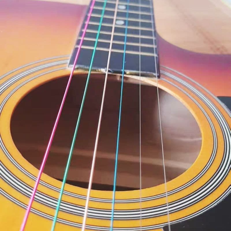 Full set of strings for a folk acoustic guitar, including two strings with anti-rust coating, three strings, and one set of universal cables. The first string is 624mm thick.