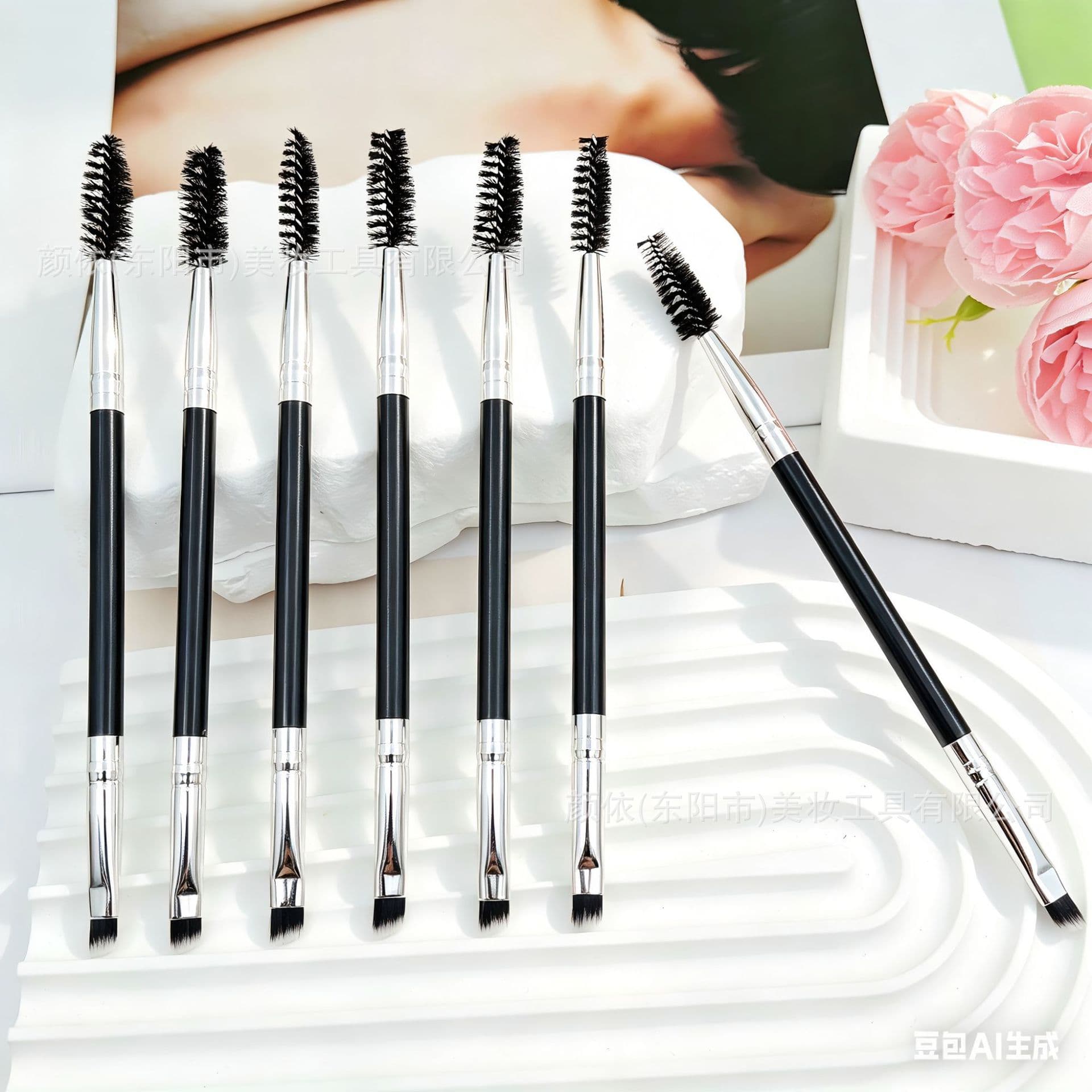 Wholesale foreign trade double-headed eyebrow brush for eyes, spiral angled makeup brush, eyelash brush, convenient to carry beauty tool