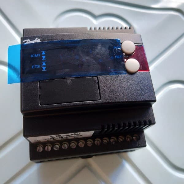 Brand new Danfoss EKC313 expansion valve controller, 084B7253, from project stock.