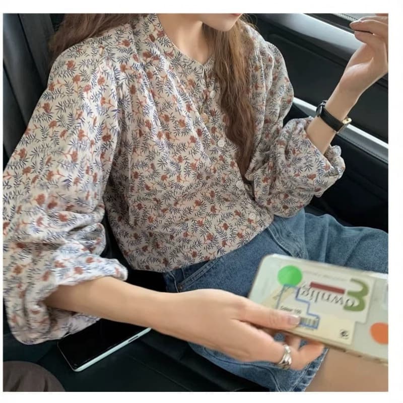 French Romantic Vintage Floral Print Blouse for Women Ins Super Fairy Gentle Style Sweet V-Neck Loose Floral Chiffon Top