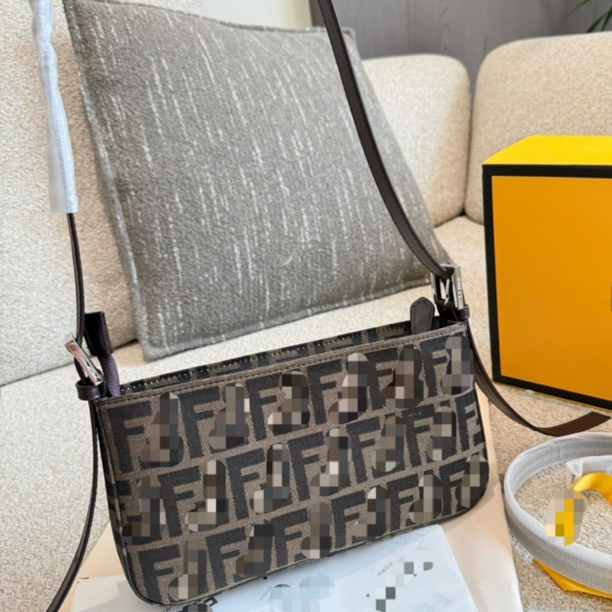 Cross-border Trade Cooperation 2026 New Women's Bag Phone Underarm Commuter Shoulder Crossbody F-Style Small Square Bag Light Luxury