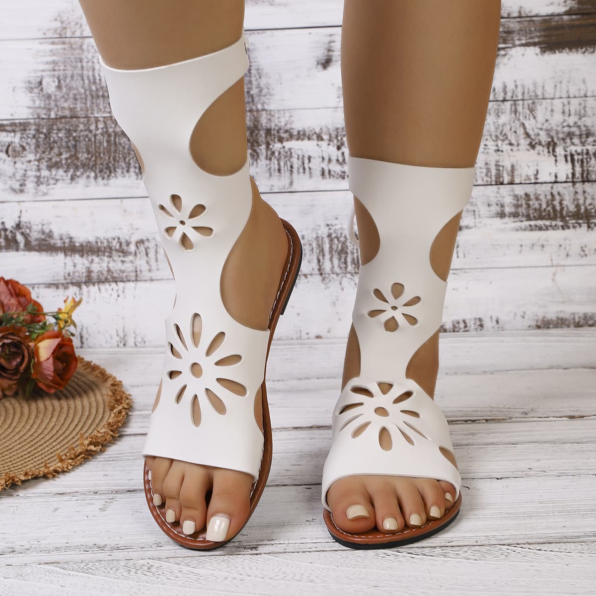 2026 New Plus Size Women's Shoes Cross-Border Roman Vintage Style Hollow Sandals Fashion Outdoor Lace-Up Pointed Toe Sandals Women