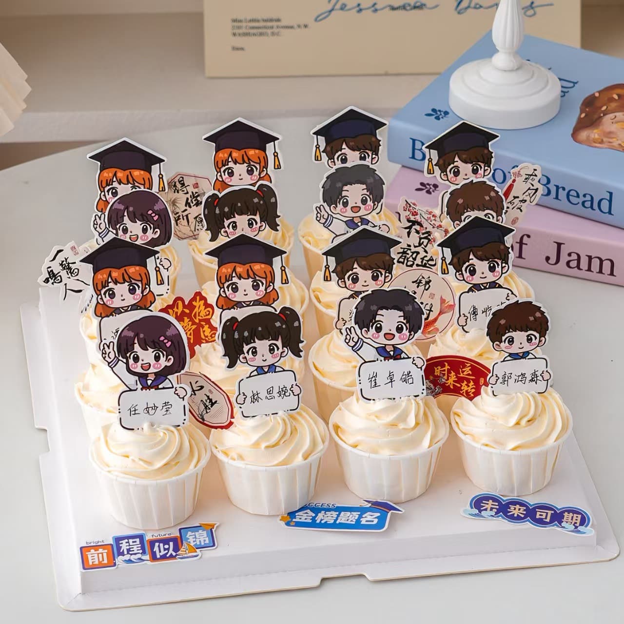 2025 Graduation Season Cupcake Decorations with Handwritten Names for Boys and Girls Graduation Ceremony Dessert Inserts