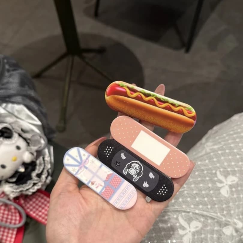 Creative Ins-style Hot Dog Snowman Sliding Bandage Phone Case Stand, Personalized Viral Desktop Lazy Stand